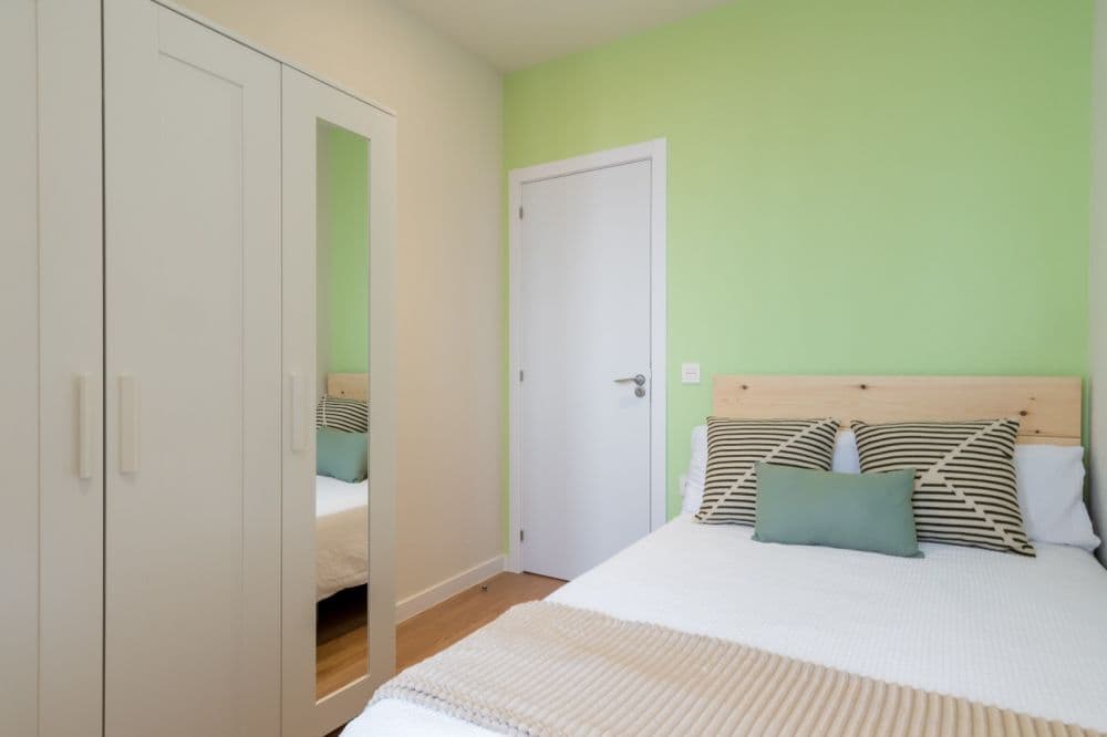 Private room in Madrid photo 4