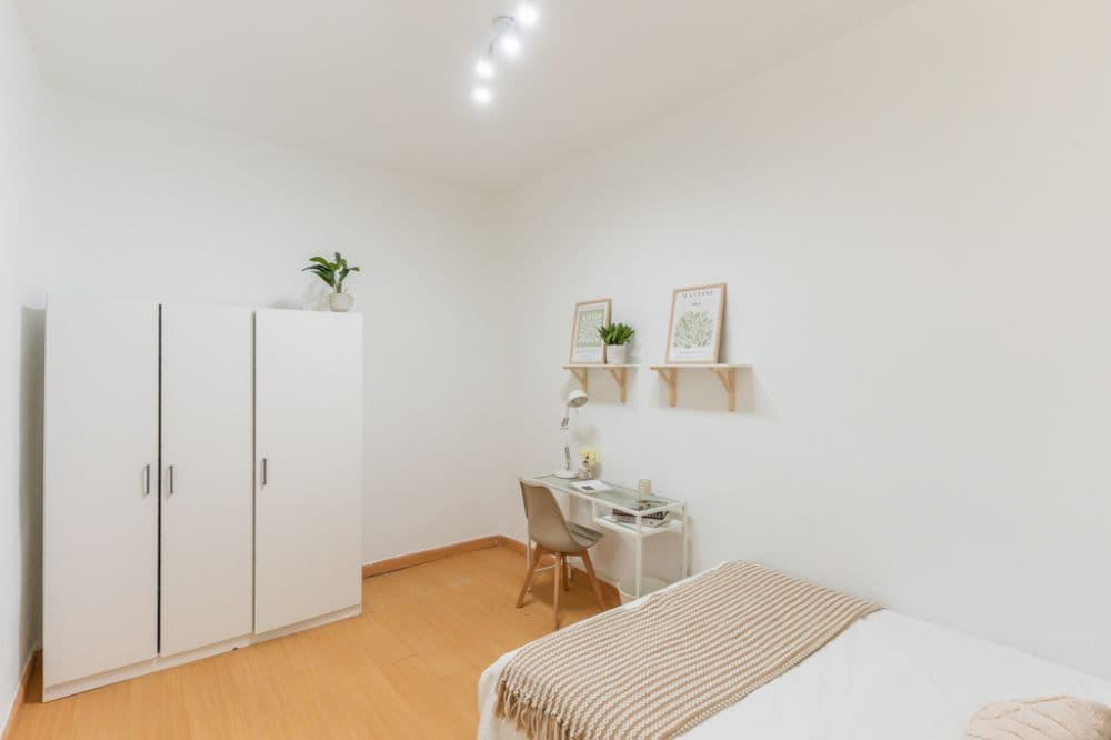 Private room in Madrid photo 5