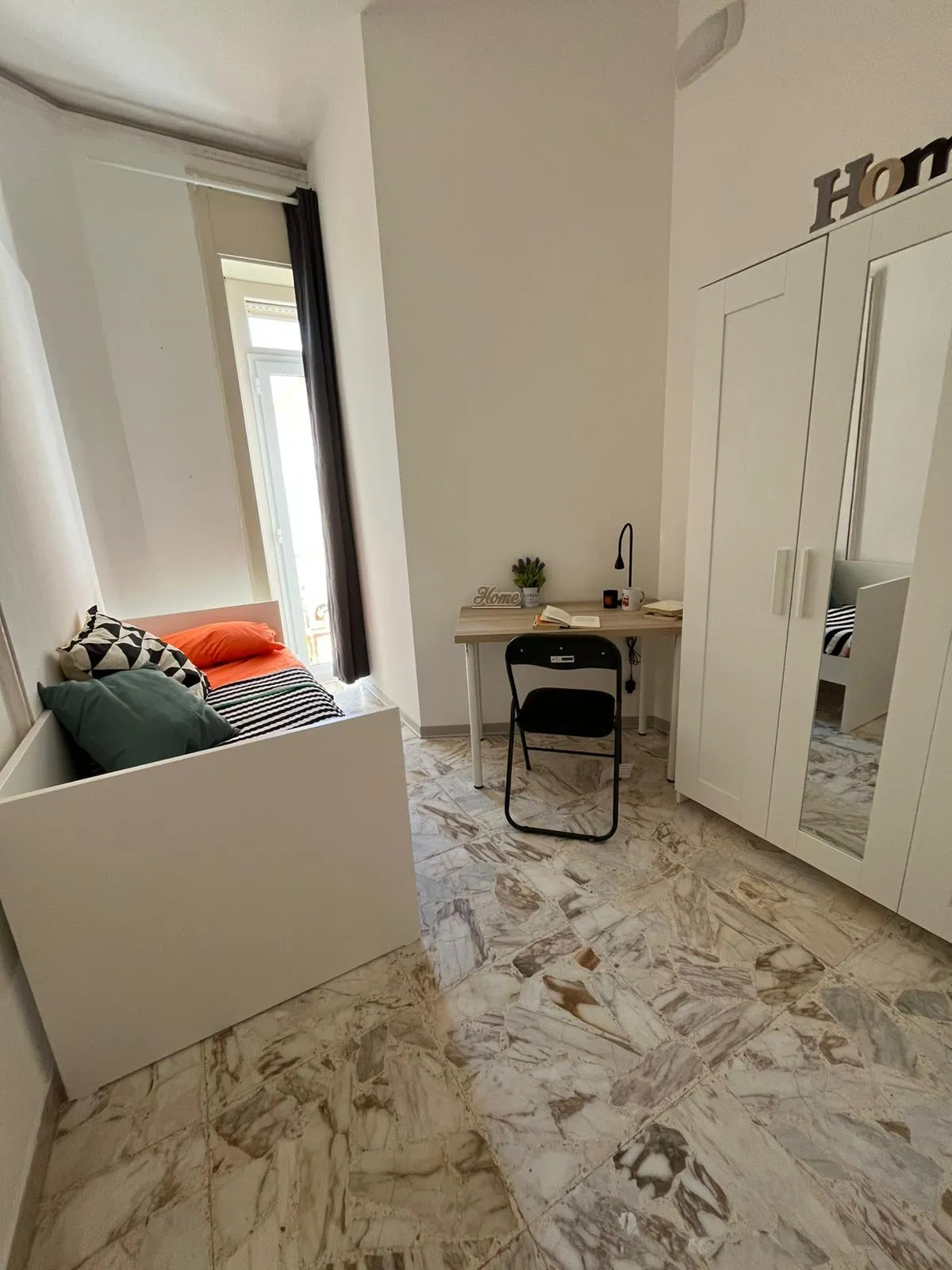 Stanza privata a Cagliari